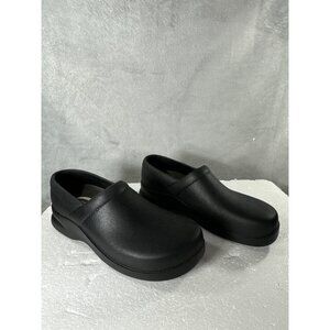 Klogs womens medium Black Slip-Resistant Non-Marking Footwear